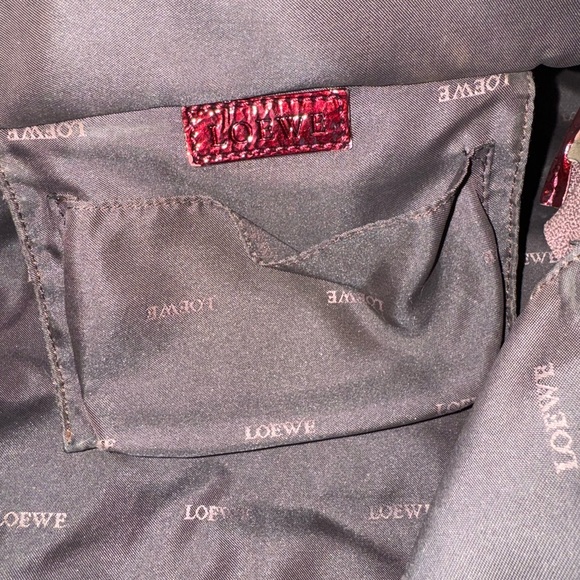 Pre-owned LOEWE NAPPA AIRE Metallic Patent Leather Burgundy Boho Handbag - Picture 7 of 8